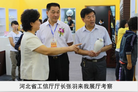 免费看美女全裸操逼的视频省工信厅厅长来我厅考察